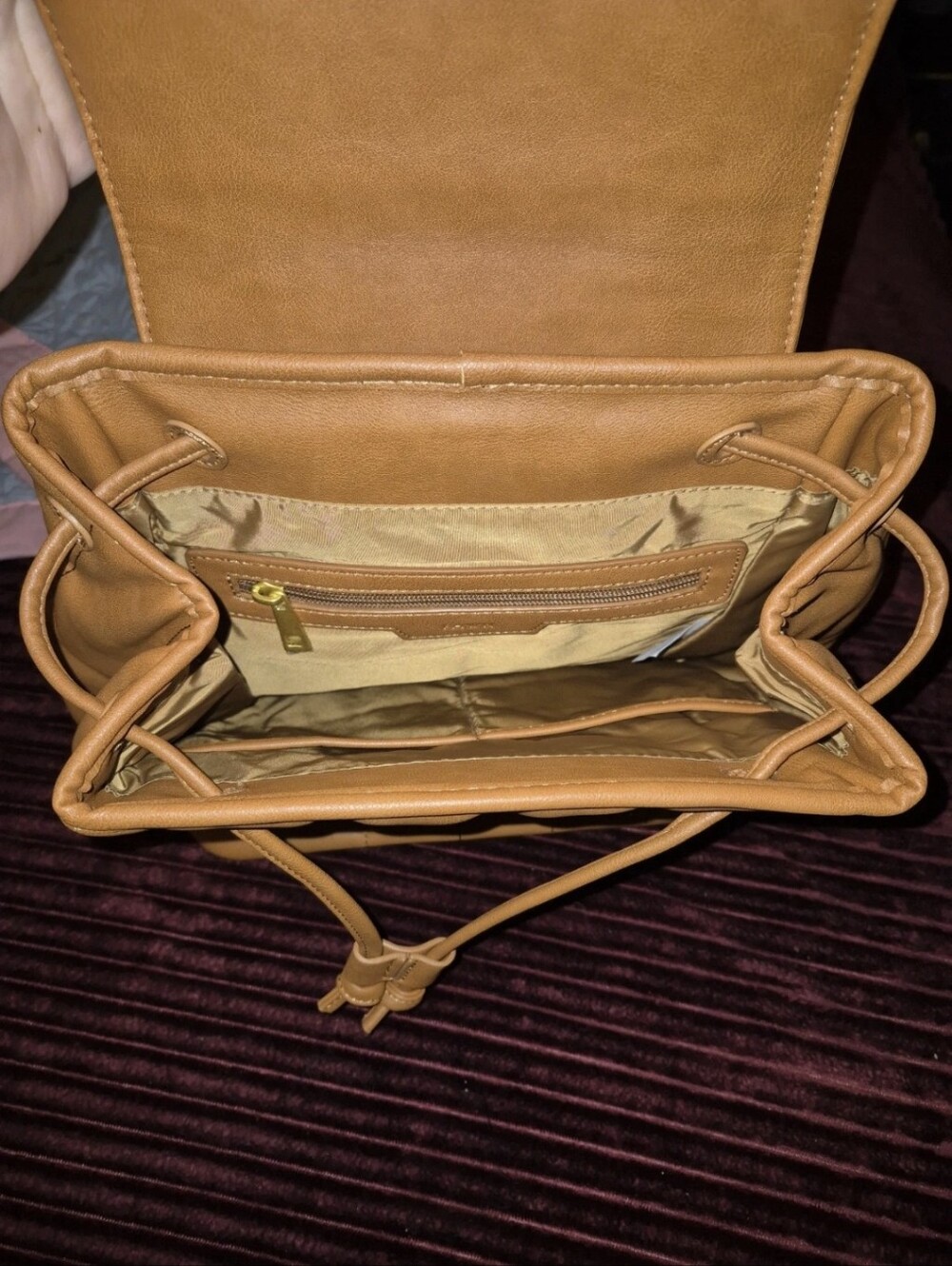 Backpack - Picture 3 of 4